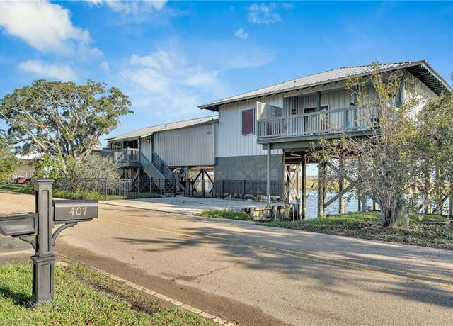 Property at 407 Carr Dr, Slidell, LA 70458, 2 beds, 2.5 baths