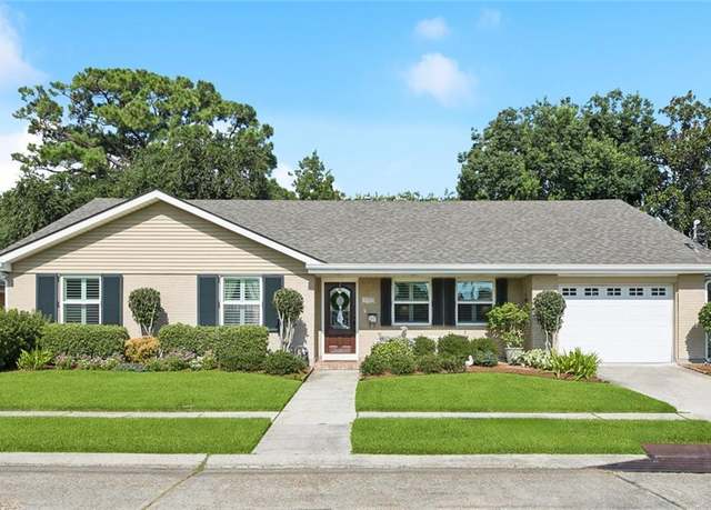 Property at 1408 Poinsetta Dr, Metairie, LA 70005, 5 beds, 3 baths