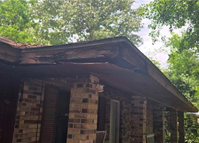 Property at 1503 Front St, Bogalusa, LA 70427, 3 beds, 2 baths