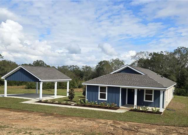 Property at 16 E Twin Oaks Ln, Carriere, MS 39426, 3 beds, 2 baths