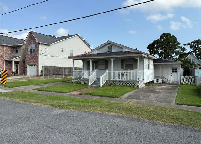 Property at 3754 Roman St, Metairie, LA 70001, 3 beds, 2 baths
