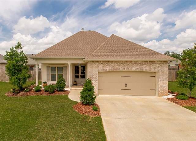 Property at 512 Silver Oak Dr, Madisonville, LA 70447, 3 beds, 2.5 baths