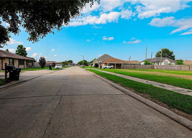 Property at 3009 Veronica Dr, Chalmette, LA 70043