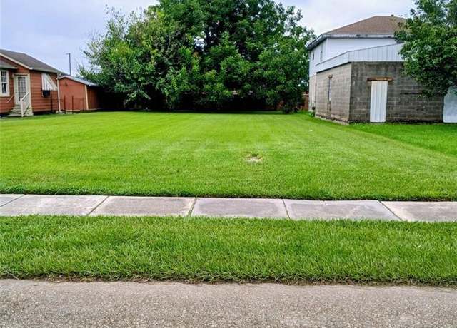 Property at 844 Angela St, Arabi, LA 70032