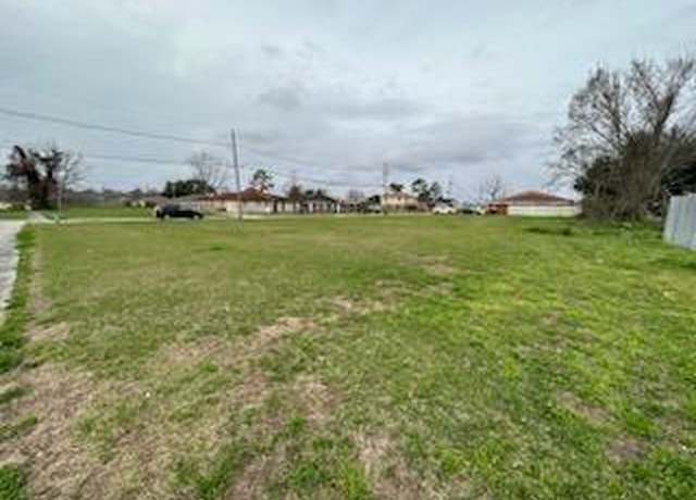 Property at 3201 Daniel Dr/5804 E. Genie St, Violet, LA 70092