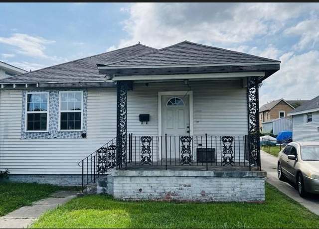 Property at 924 Lebeau St, Arabi, LA 70032, 3 beds, 2 baths