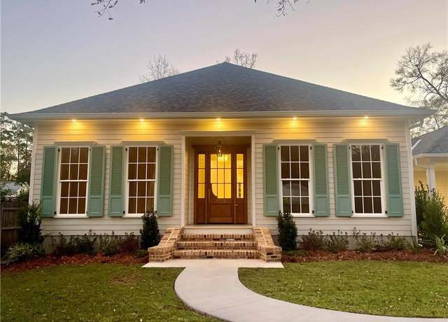 Property at 1019 W 24th Ave, Covington, LA 70433, 3 beds, 2.5 baths