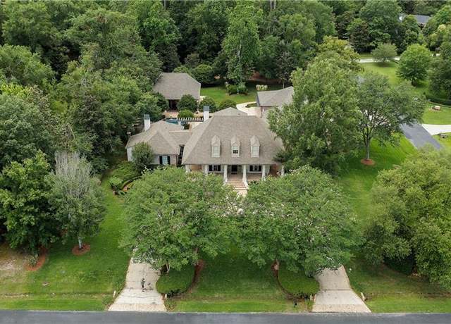 Property at 6 Mulberry Pt, Covington, LA 70433, 5 beds, 5.5 baths