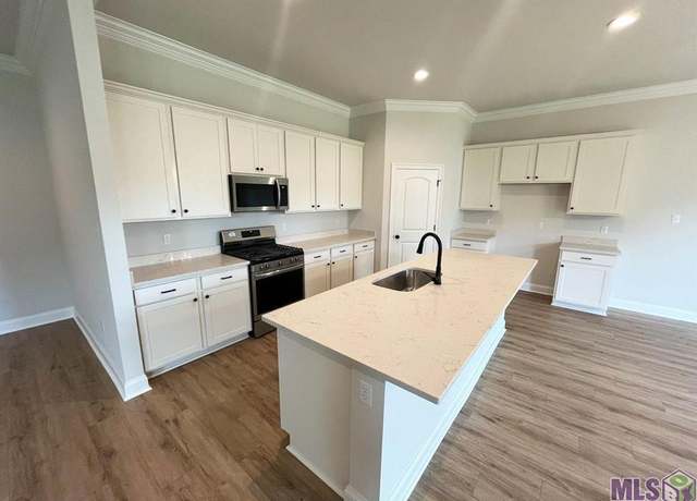 Property at 133 Olivia Dr, Luling, LA 70070, 4 beds, 2 baths