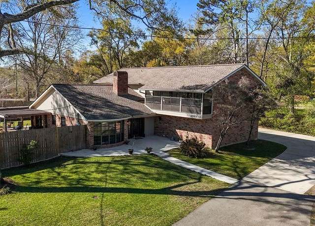 Property at 1003 W Michigan St, Hammond, LA 70401, 4 beds, 3 baths
