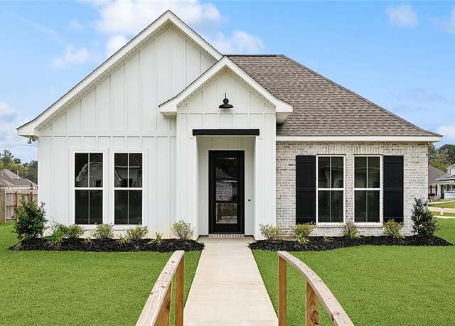 Property at 72701 Robindale Dr, Covington, LA 70435, 3 beds, 2 baths
