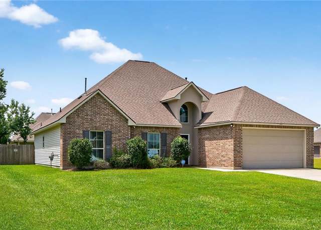 Property at 11117 Regency Ave, Hammond, LA 70403, 3 beds, 2 baths