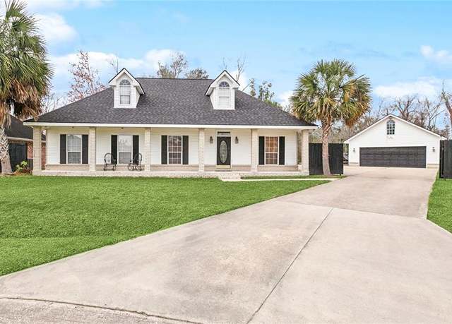 Property at 127 Franklin St, Luling, LA 70070, 3 beds, 2 baths