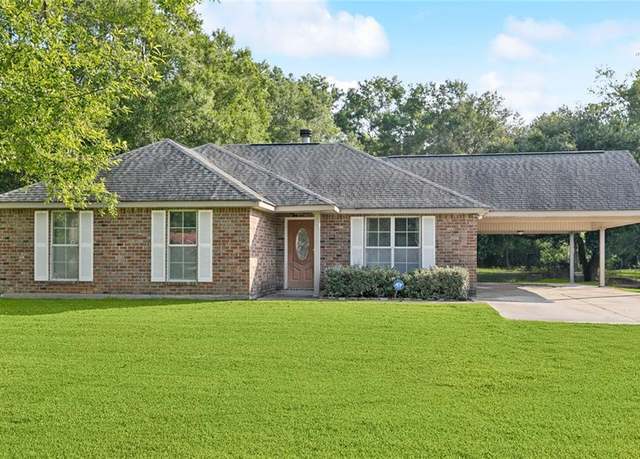 Property at 116 Bayou Paquet St, Slidell, LA 70460, 3 beds, 2 baths
