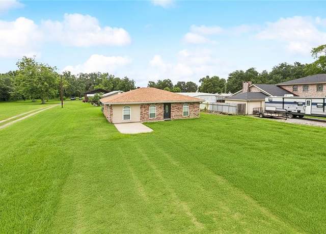 Property at 3005-B Bayou Rd, St Bernard, LA 70085, 3 beds, 1 bath