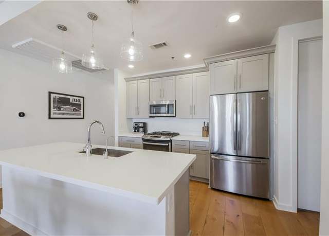 Property at 8616 Oak St #301, New Orleans, LA 70118, 2 beds, 2 baths