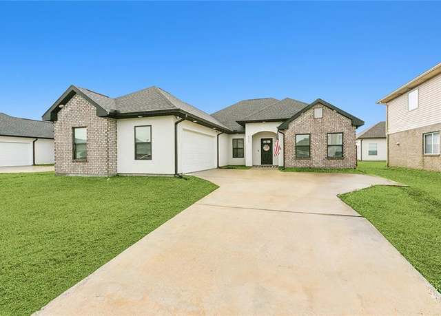 Property at 2323 N Harper Dr, Harvey, LA 70058, 3 beds, 2 baths