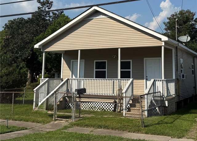 Property at 405 Oak Ave, Harahan, LA 70123, 2 beds, 2 baths