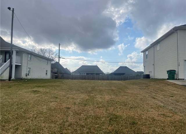 Property at 72 Carriage Ln, Destrehan, LA 70047