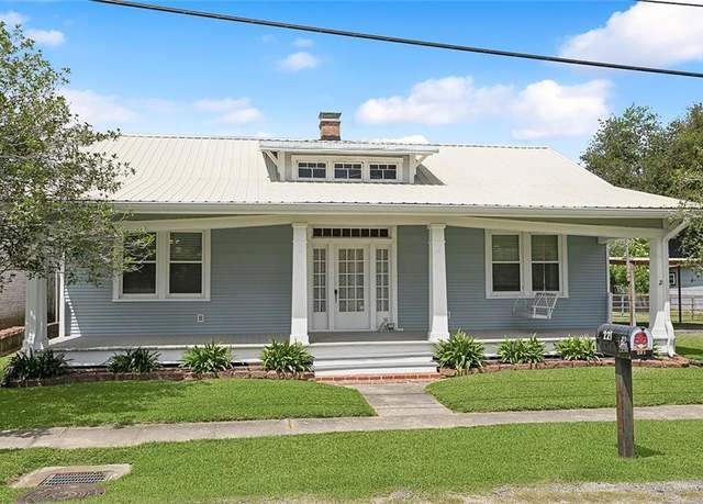 Property at 221 Oak St, St Rose, LA 70087, 3 beds, 2 baths