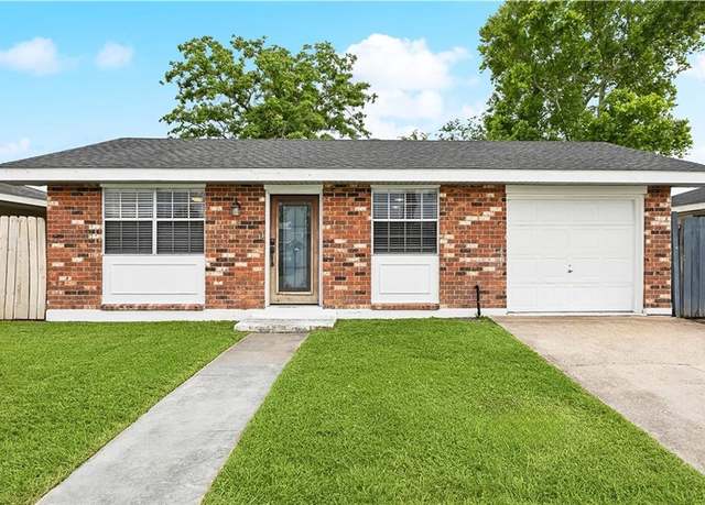 Property at 2525 Joy Ann Dr, Marrero, LA 70072, 3 beds, 2 baths