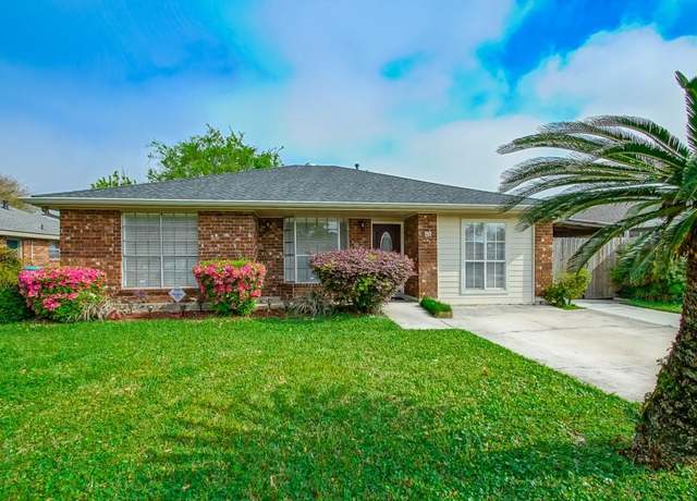 Property at 428 Hooper Dr, Kenner, LA 70065, 3 beds, 2 baths