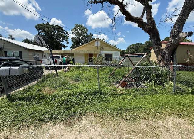 Property at 311 E Magnolia Ave, Eunice, LA 70535, 3 beds, 2 baths