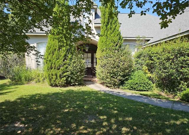 Property at 314 Red Maple Dr, Mandeville, LA 70448, 4 beds, 3 baths