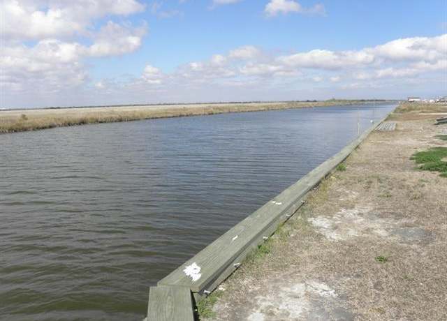 Property at 588 Martin Ln, Port Sulphur, LA 70083
