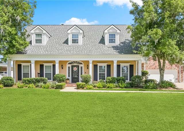 Property at 54 Rosedown Dr, Destrehan, LA 70047, 5 beds, 3 baths