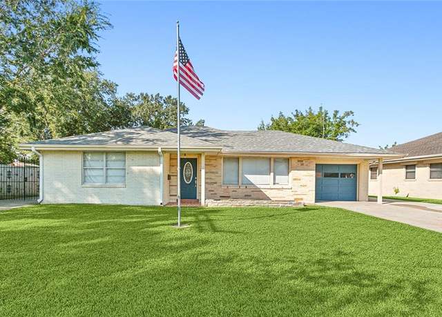 Property at 14 Elaine Ave, Harahan, LA 70123, 3 beds, 2 baths