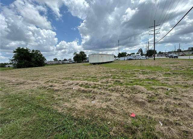 Property at 5800 4th St, Marrero, LA 70072
