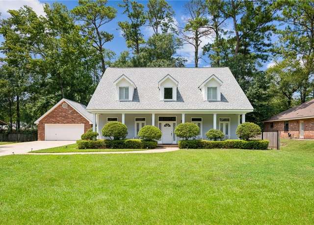 Property at 525 N Laura Dr, Mandeville, LA 70448, 4 beds, 3.5 baths