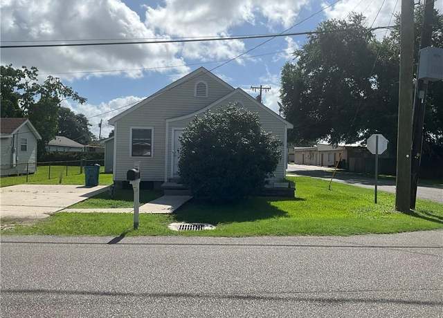 Property at 927 Avenue A Ave, Marrero, LA 70072, 3 beds, 2 baths