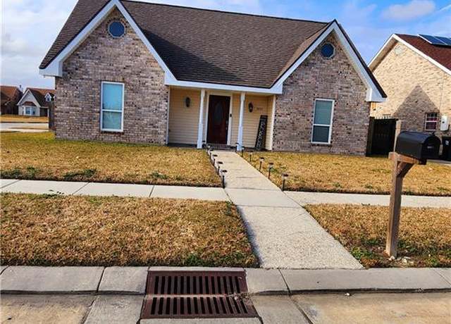 Property at 3200 Oak Dr, Violet, LA 70092, 4 beds, 2.5 baths