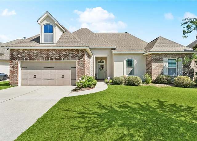 Property at 1084 Cypress Crossing Dr, Madisonville, LA 70447, 4 beds, 2 baths