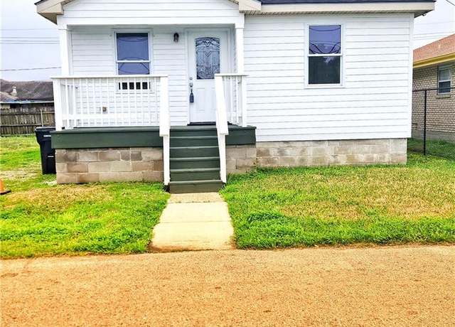 Property at 2213 Caluda Ln, Violet, LA 70092, 3 beds, 2 baths