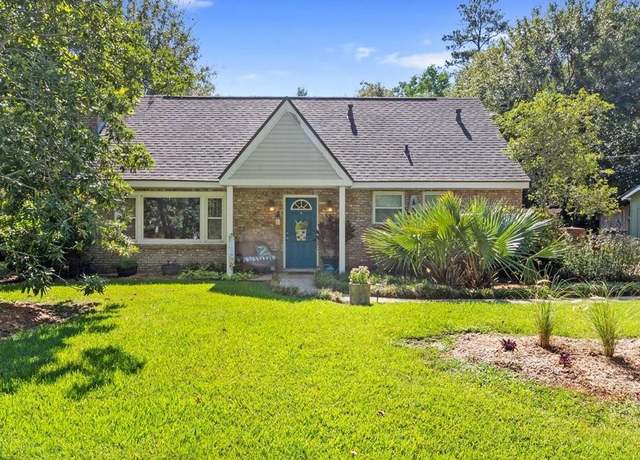 Property at 641 Adair St, Mandeville, LA 70448, 3 beds, 2 baths