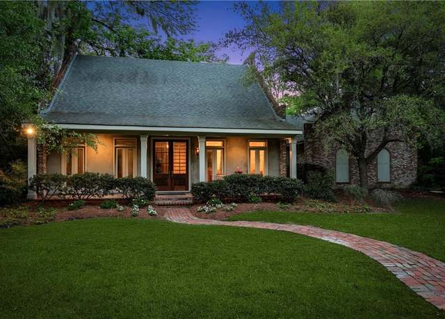 Property at 52 Magnolia Ridge Dr, Madisonville, LA 70447, 5 beds, 4.5 baths