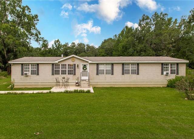 Property at 113 Lavigne Rd, Madisonville, LA 70447, 4 beds, 2 baths