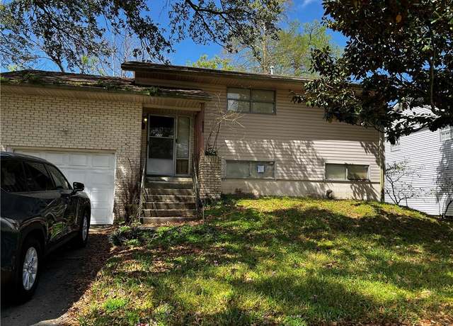 Property at 210 Appletree Ln, Gretna, LA 70053, 3 beds, 2 baths
