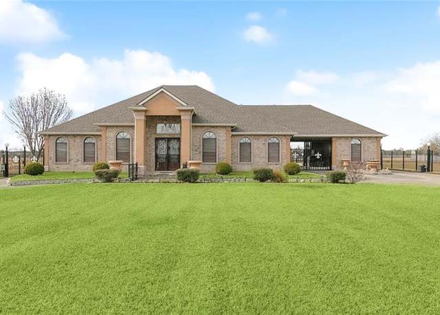 Property at 124 Willswood Ln, Waggaman, LA 70094, 3 beds, 4 baths