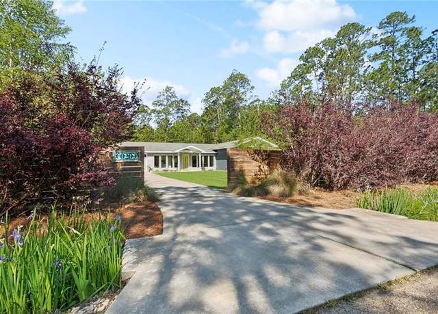 Property at 60209 Pine Dr, Lacombe, LA 70445, 2 beds, 2.5 baths