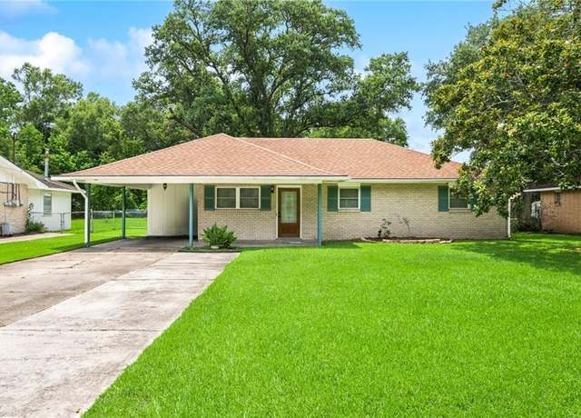 Property at 1131 Maris Stella Ave, Slidell, LA 70460, 3 beds, 2 baths