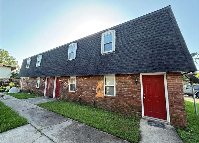 Property at 2911 E St. Bernard Hwy, Meraux, LA 70075, 8 beds, 6 baths