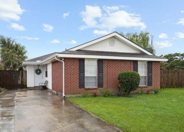Property at 2733 Bayou Lours Ct, Marrero, LA 70072, 4 beds, 2 baths