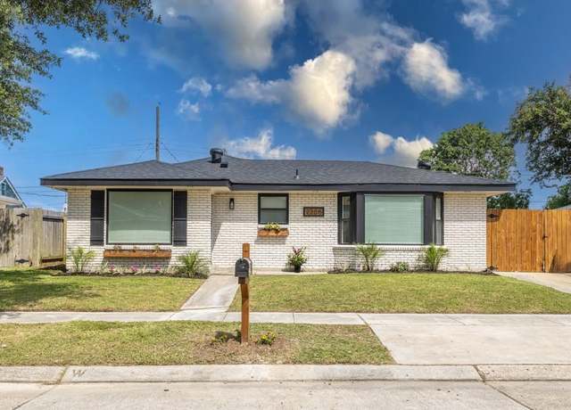 Property at 2305 Veronica Dr, Chalmette, LA 70043, 3 beds, 2 baths
