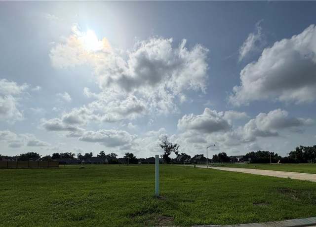 Property at 365 Sophia Dr, Luling, LA 70070