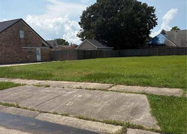 Property at 3021 Oak Dr, Violet, LA 70092