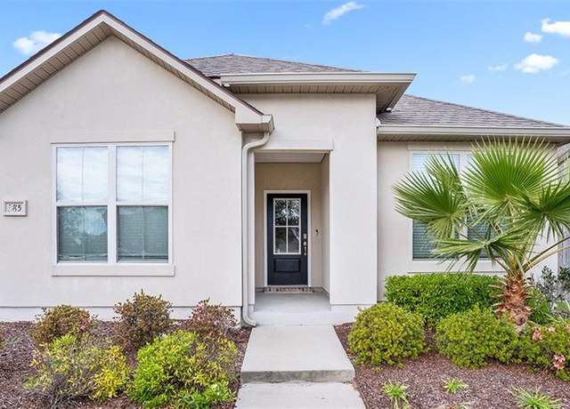 Property at 385 E Lakeshore Vlg, Slidell, LA 70461, 4 beds, 2 baths